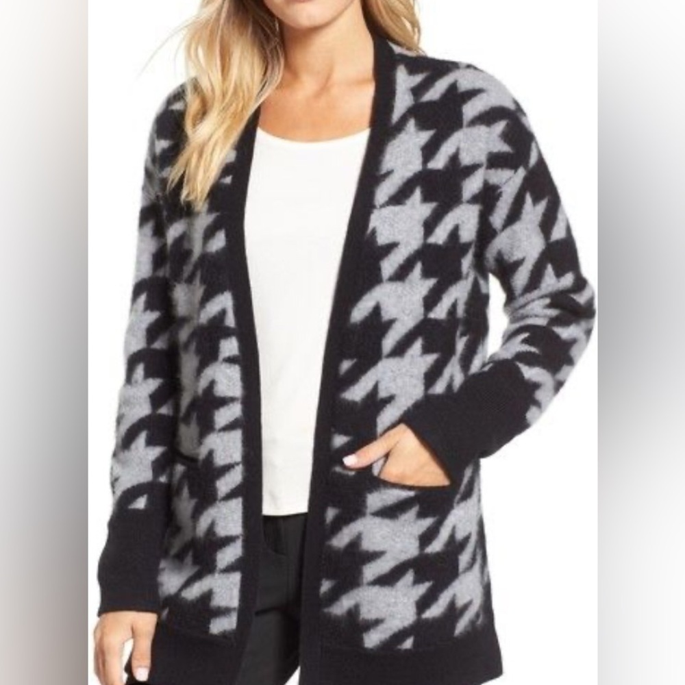 Vintage Gray Houndstooth Cardigan size: M